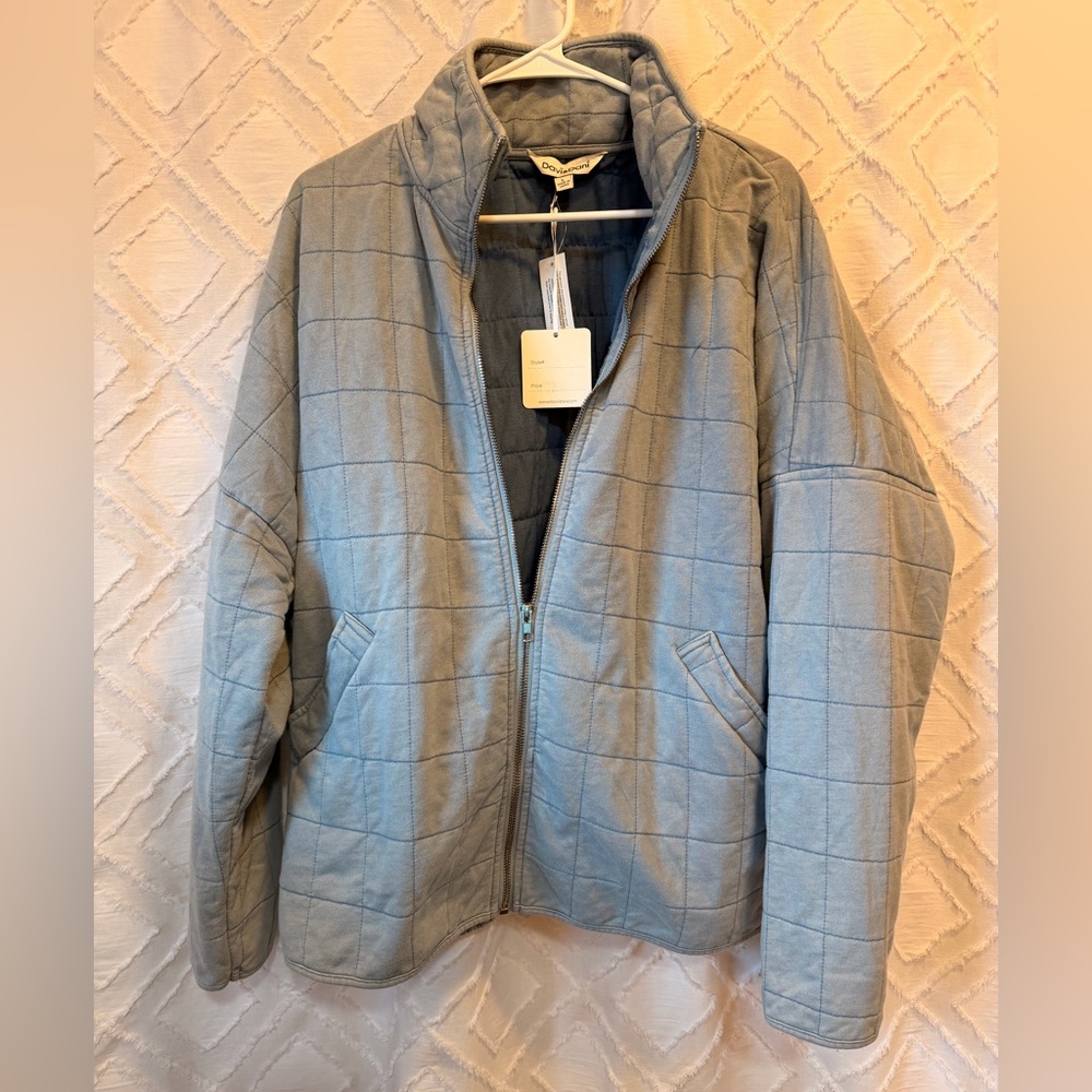 🆕 brand new with tags. Size large.